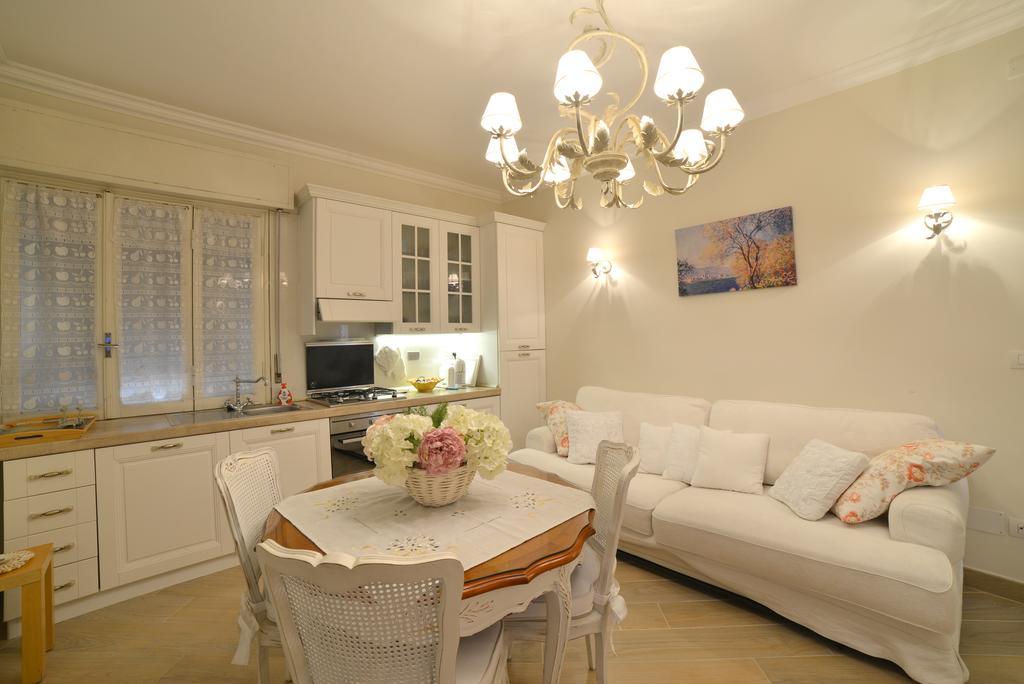 Casa Grandis Dimora Di Charme Nel Cuore Di Bordighera Lägenhet Exteriör bild