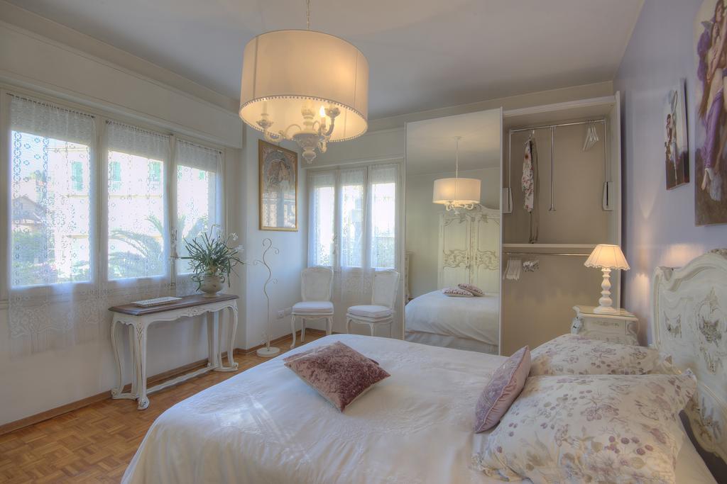 Casa Grandis Dimora Di Charme Nel Cuore Di Bordighera Lägenhet Exteriör bild