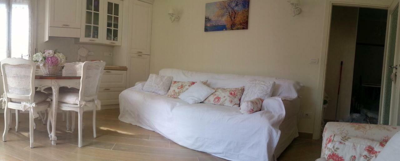 Casa Grandis Dimora Di Charme Nel Cuore Di Bordighera Lägenhet Rum bild